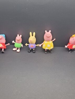 Peppa Pig Figures Lot of 5 Peppa Pig Family and Friends
